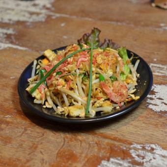 Pad Thai (Thai-style fried noodles) / Pad Thai Unsen (vermicelli Pad Thai)