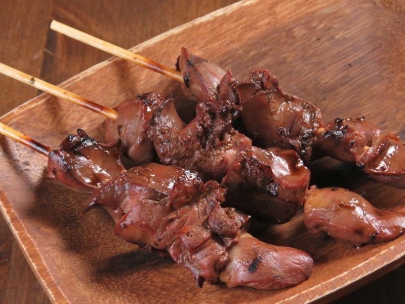 [Binchotan charcoal x craftsmanship] Just like raw liver! Enjoy the liver skewers with salt and sesame oil! The plump texture and melt-in-your-mouth deliciousness★