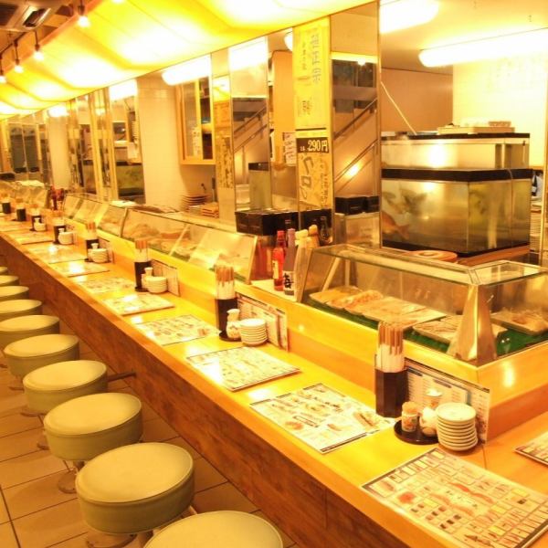 新鮮なネタと板場の活気を目の前に、カウンターでいつでも手軽にお寿司が食べられます！メインスペースは1F・2Fに分かれています。2Fにはテーブル席もご用意しております！詳細はスタッフまでお気軽にお問い合わせ下さい♪
