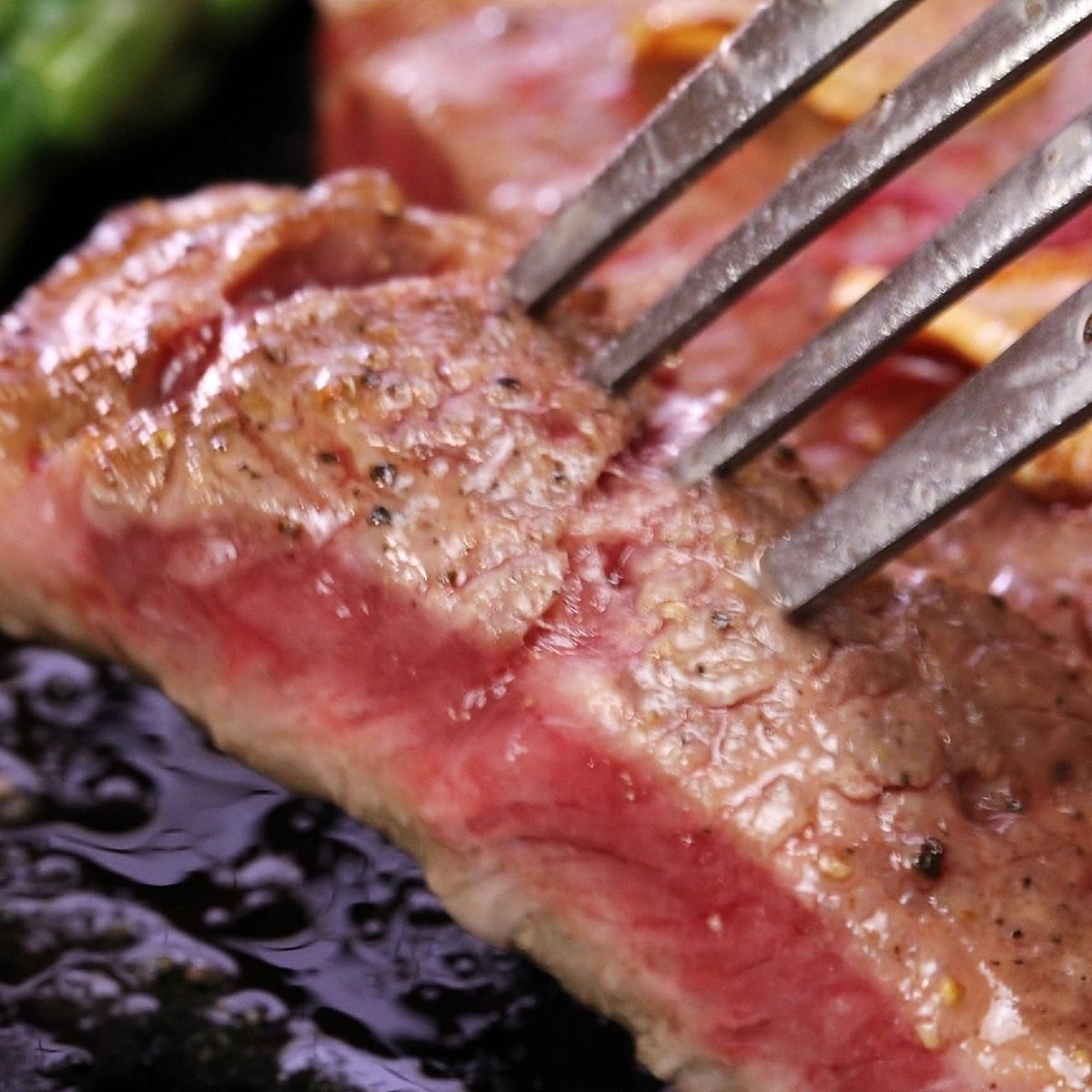 소중한 날이나 특별한 날에는 부드러운 숯불 구이 스테이크로 호화스러운 한때를