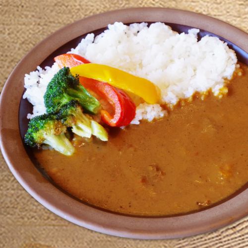 Cocochi curry rice ★Comes with salad bar