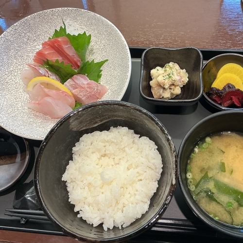 お刺身定食