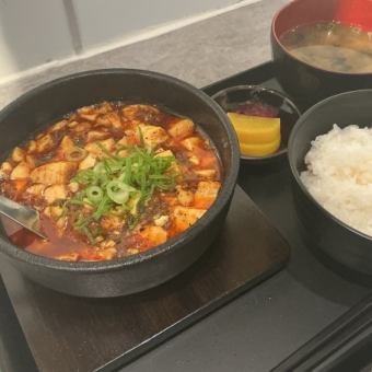 石鍋　麻婆豆腐定食（金曜日限定）