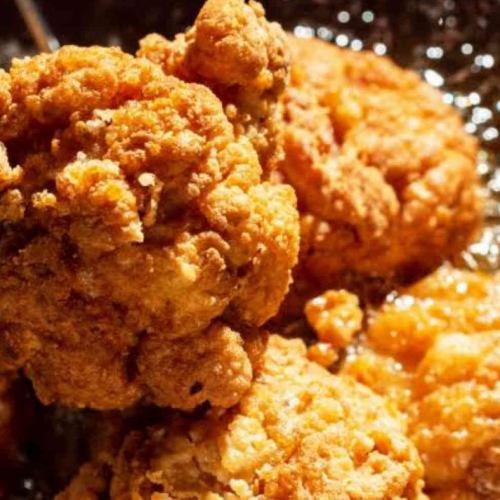 The classic! 2 pieces of fried chicken