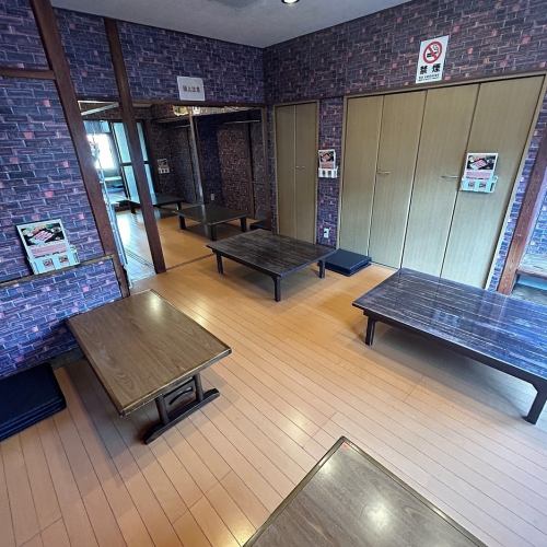 店内はまさに懐かしさを感じる古民家風の内装◎