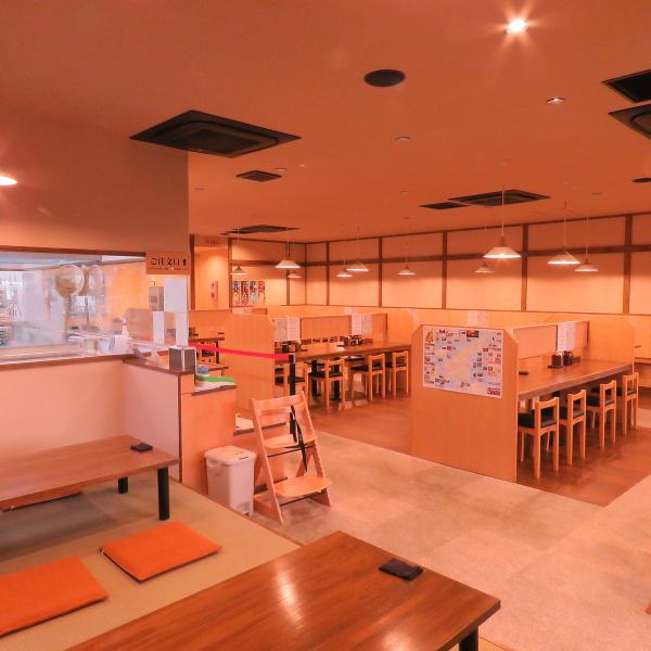 [Self udon shop has a maximum of 72 seats] Family members can use up to 12 people with peace of mind.There are tatami seats!