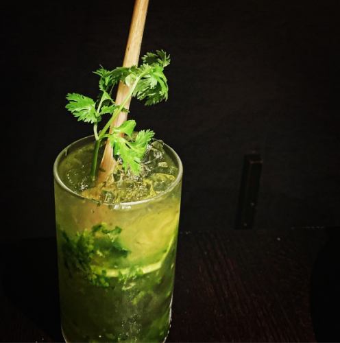 #CorianderMojito
Another year has begun.
You can also make it non-alcoholic!

#barjayco #Shinjuku bar #Shinjuku bar #Shinjuku dining bar #Shinjuku cocktail #vegetable cocktail #Shinjuku dinner #Shinjuku gourmet #Shinjuku vegetables #Shinjuku sweets #vegetable dishes