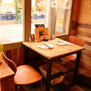Couple sheet at the entrance of the store ★ It is easy to meet, so you can dine in the space of only two people!