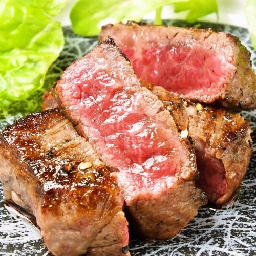 信州和牛もも肉　熟成ステーキ　わさびと塩で