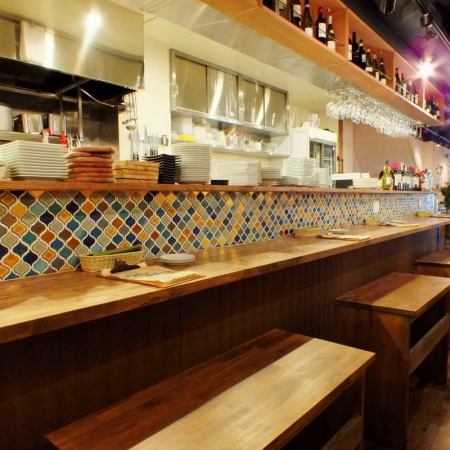 We have counter seats where you can casually stop by on your way home from work or shopping.We look forward to your visit.