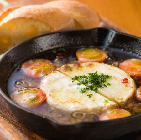 カマンベールのアヒージョ （バケット付き）