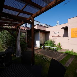 【テラス席 2×2】デートやご友人とのお食事にぴったりな特等席です◎開放的な雰囲気の中、自慢の料理やお酒をお楽しみください♪