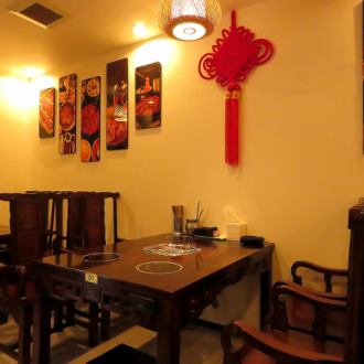 テーブル席ご用意ございます。ご予約可能です◎大人数になる場合はお電話にてご確認ください。