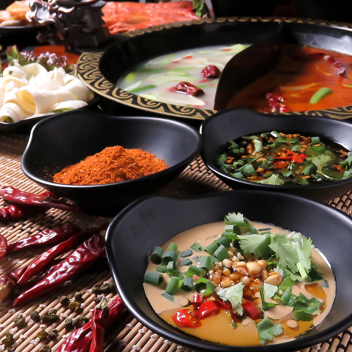 我们提供种类繁多的海鲜和肉类!