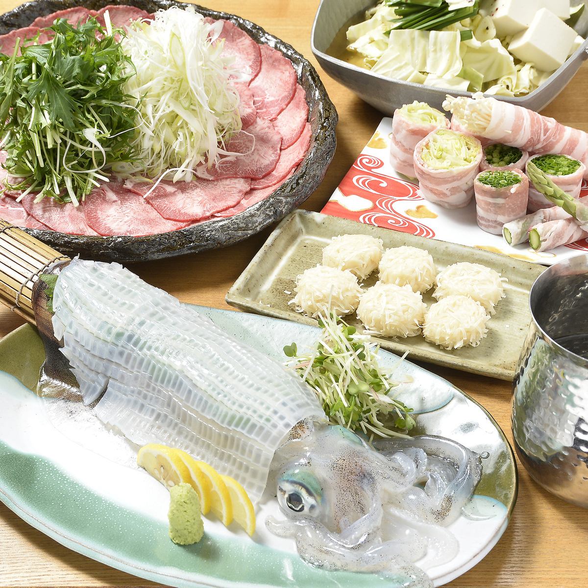 人気生け簀活イカ付極上もつ鍋の贅沢コースをご用意しております