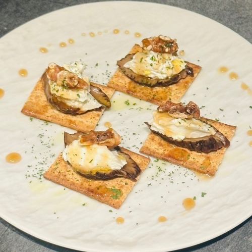 Smoked daikon and mascarpone canapés
