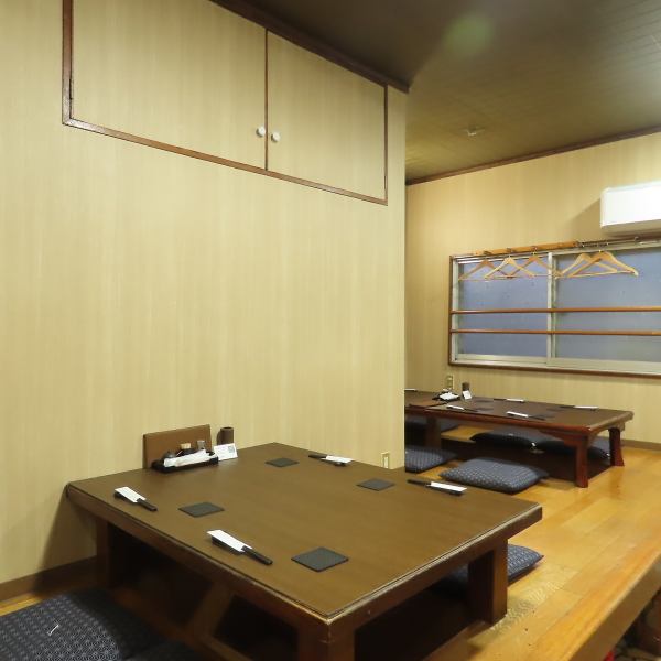 少人数のグループから最大17名様までの集まりに対応可能な空間です。アットホームな雰囲気の中で、周囲を気にせずゆったりとお喋りを楽しめます。地域の集まりや、職場の方々との親睦を深める場としても最適◎皆様がリラックスして過ごせるよう、真心を込めたおもてなしで、賑やかな宴をサポートいたします。