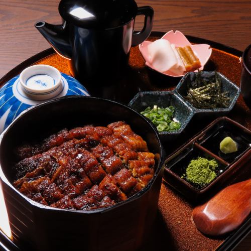 【ランチ】秘伝のタレで焼き上げた三河一色産うなぎの「ひつまぶし」をご賞味あれ
