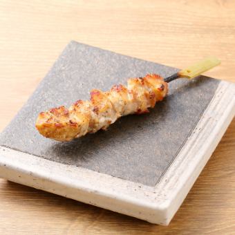 Akita Hinai chicken thigh skewer (1 piece)