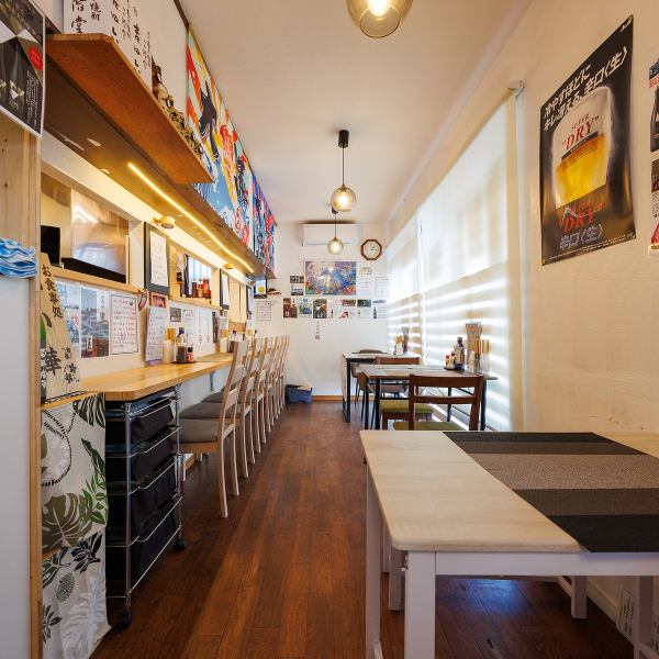 【貸切は13名様からご相談】お店丸ごと貸切は、13～14名様の実数でのご利用が広々と使えておすすめです（最大18名様まで）。向かいのコンビニ駐車場を共用利用できるため、お車での現地集合もスムーズです。周りを気にせず、仲間内だけのプライベートな宴会や打ち上げを心ゆくまで楽しめます。