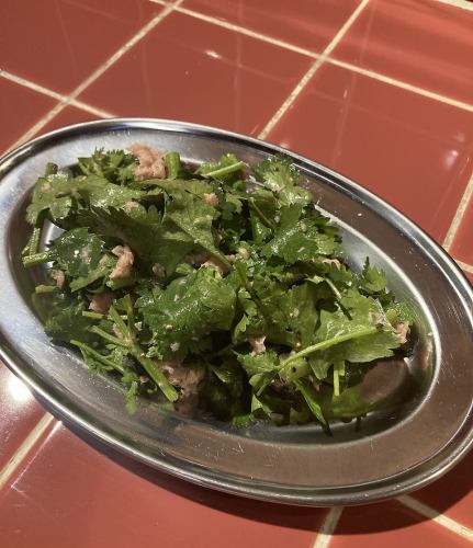 Japanese-style coriander salad