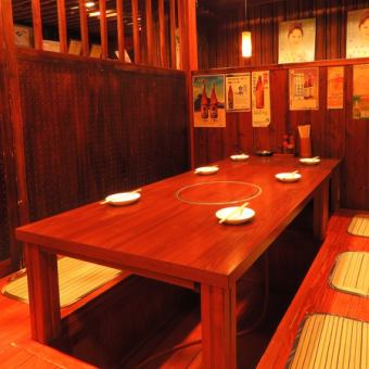 Banquet seat for 6 people.Also correspond to banquets at company ◎ You can use it in various scenes such as alumni association and circle drinking with friends ♪ We will meet you in a half-room extensively!