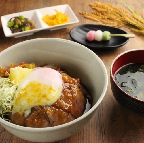 仙台牛ローストビーフ丼～蔵王地養卵の温玉添え～