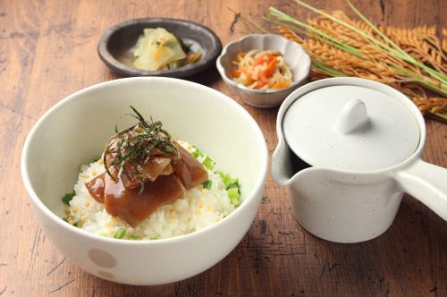 Fisherman-style pickled tuna with dashi tea