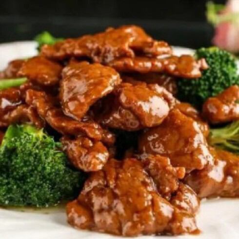 牛肉オイスターソース炒め/牛肉の黒胡椒鉄板焼き