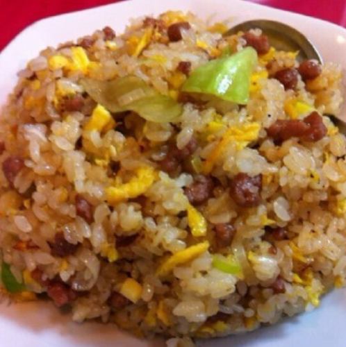 牛肉とニンニク炒飯/カニレタス炒飯