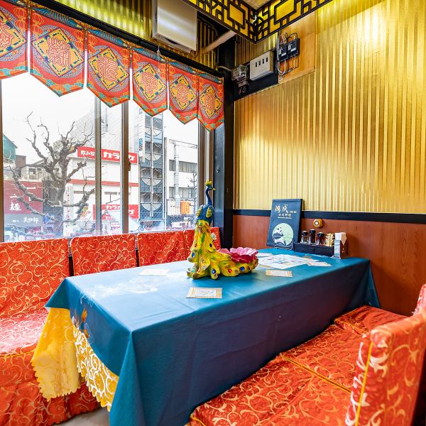 JR大阪環状線の天満駅出口より徒歩約2分と、駅チカの好立地でお集まりにも大変便利です。深夜まで営業しておりますので、お仕事帰りの遅い時間や二軒目利用など、幅広いシーンでご利用いただけます。迷わずお越しいただける立地は、大切な方との待ち合わせにも最適です。落ち着いた空間で皆様をお待ちしております♪