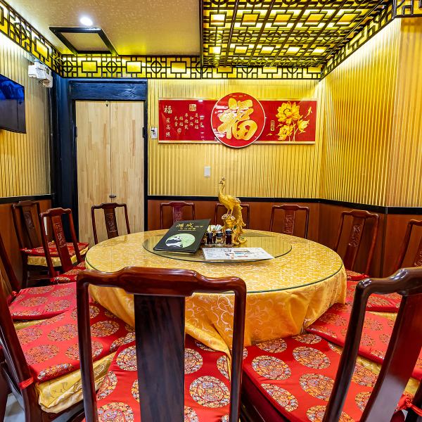 本場中国四川の雰囲気を感じられる店内で、本格的な四川料理を心ゆくまでお楽しみいただけます。異国情緒漂う装飾や落ち着いた照明が、日常を忘れさせる特別な空間を演出します。お一人様からご友人との会食まで、本場の活気と味わいを同時に堪能できる贅沢なひとときを。こだわりの空間で至福の時間をどうぞ♪