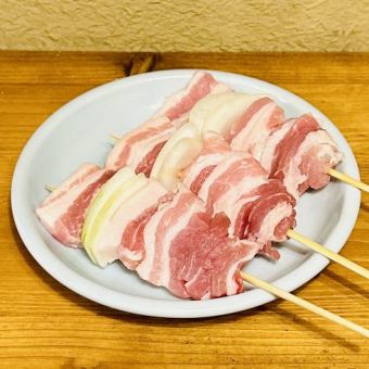 豚 ツラミ / 豚 バラ / 豚 シロ / 豚 ハラミ　各