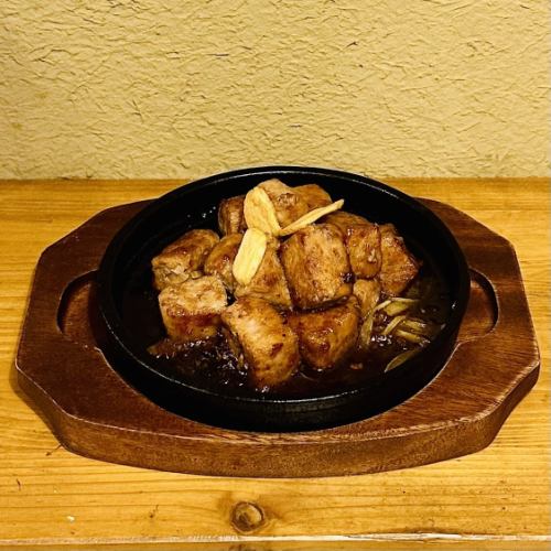 鉄板サイコロステーキ