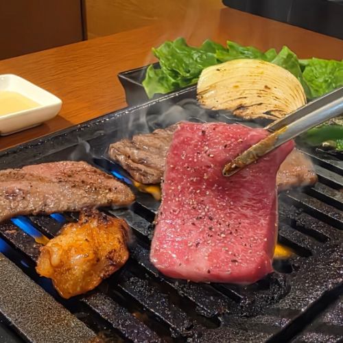 日本屋直送和牛と国産ホルモンを鮮度重視で提供