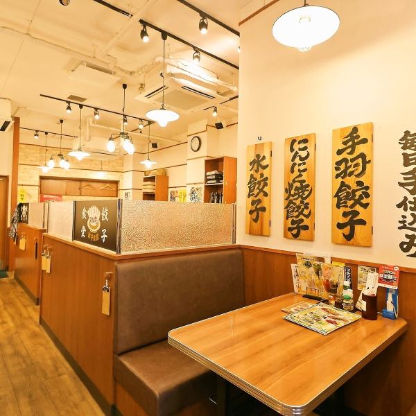 【テーブル席】ゆったりとお座りいただけるテーブル席もご用意!飲み会・女子会はもちろん、小さなお子様連れもファミリーにも人気のお席です!