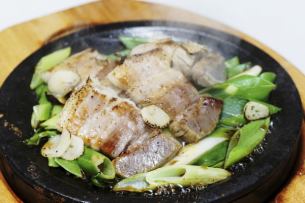 Grilled ribs of Yonezawa pork (sauce or salt)