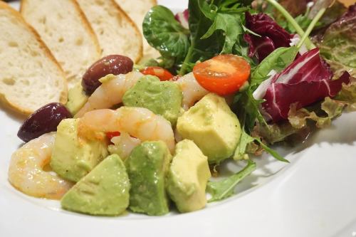 avocado and ham salad