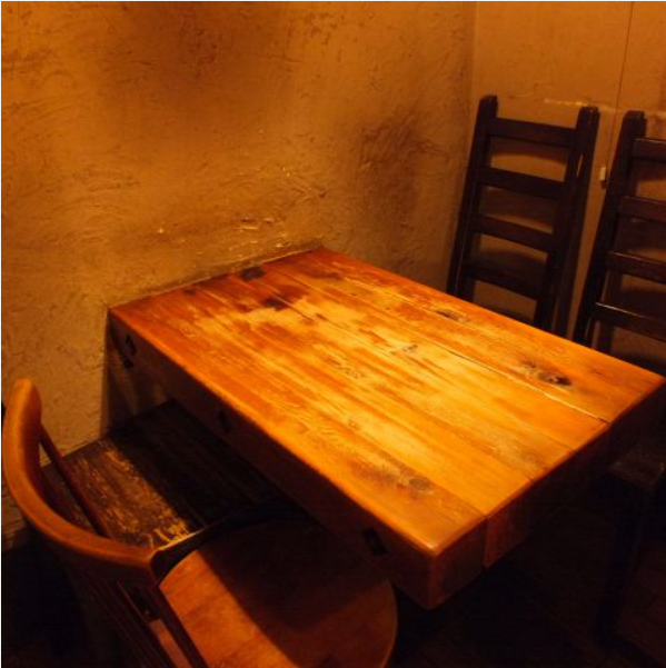 2名~4名様用半個室ございます!隠れ家のような大人な雰囲気