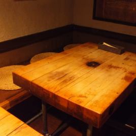【2 층 바닥】 6 인용 테이블 석