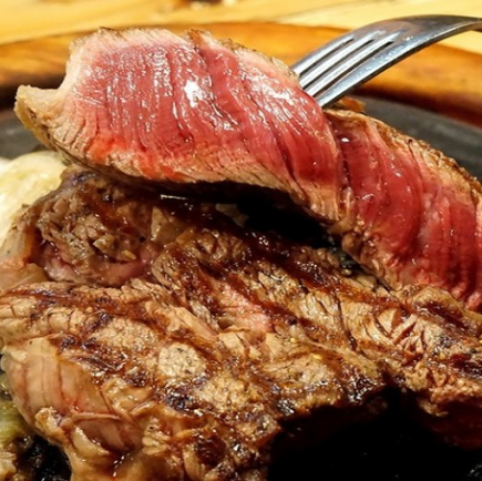 人氣高級牛排和烤肉、原創菜餚和甜點 → 4,000日元（含稅），需使用優惠券