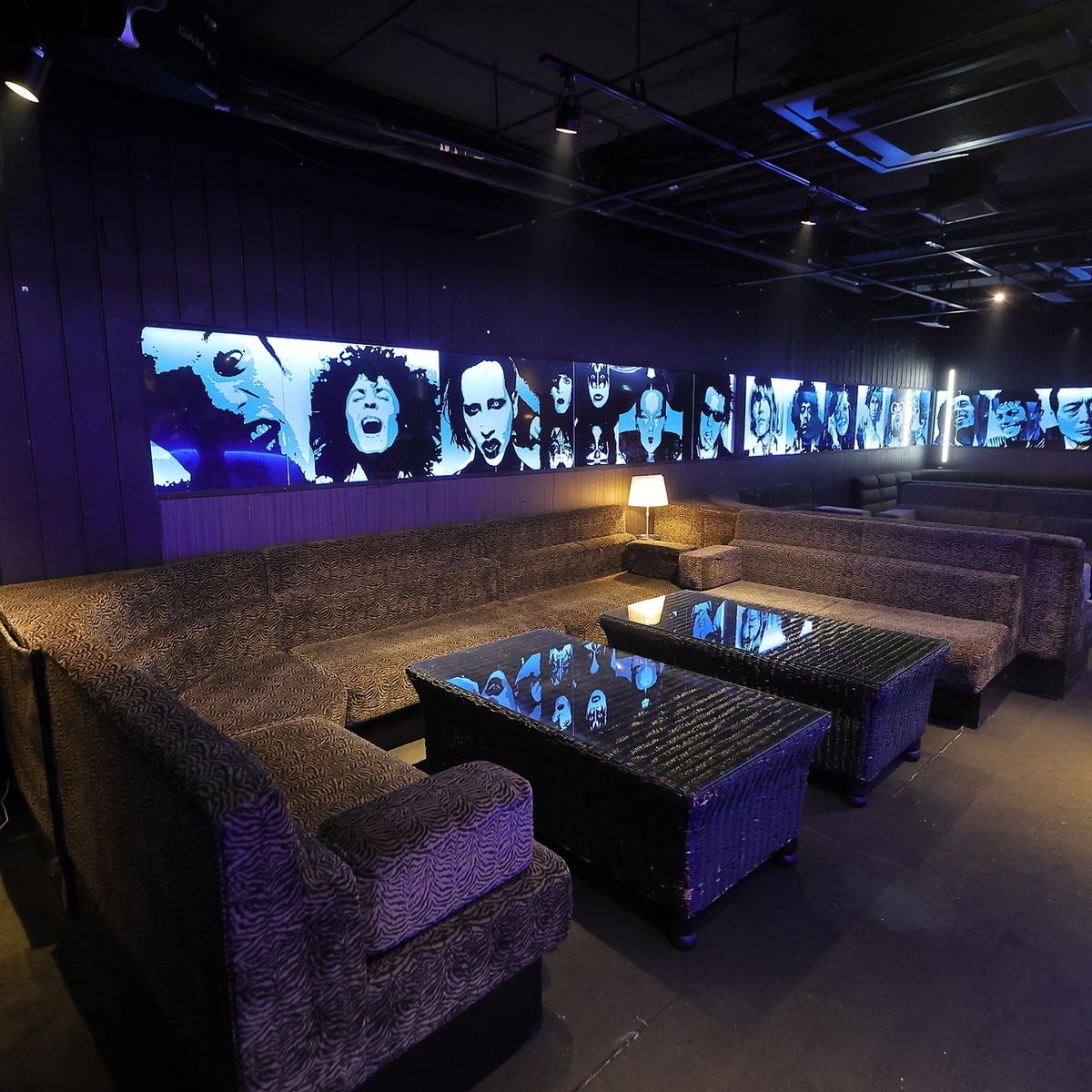 VIP private rooms with karaoke available for 6 to 20 people.