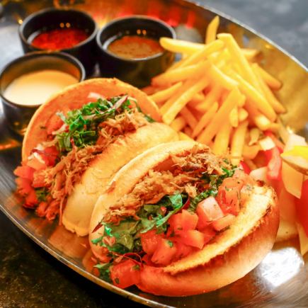 NEW! Lunch only! Pulled pork hamburger set with drink! 1980 yen