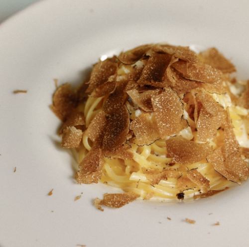 削りたて黒トリュフのパスタ