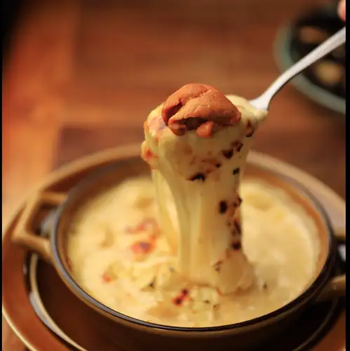 Sea urchin and potato gratin with rich cream sauce