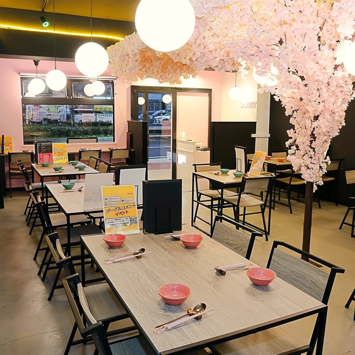ゆったりテーブル席は女子会に最適＆お子様連れも利用しやすい♪