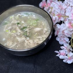 뼈없는 삼계탕 수프