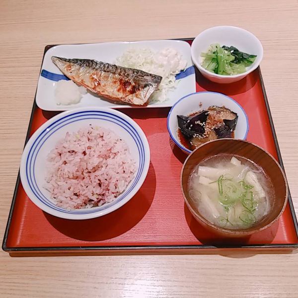◇◆ランチ限定！！お好きなメインとおかずが選べる健康定食が９９０円◇◆