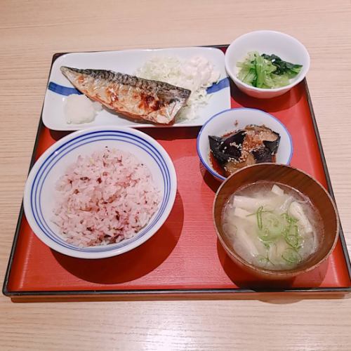 ◇◆ランチ限定！！お好きなメインとおかずが選べる健康定食が９９０円◇◆