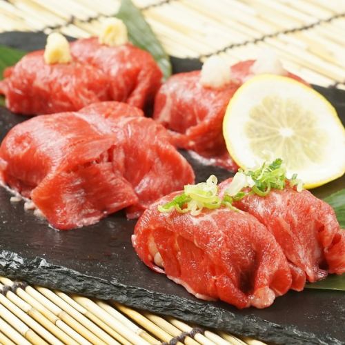 「黒毛和牛の肉寿司」をはじめ逸品料理が盛りだくさん！！神戸で創作和食を存分にご堪能あれ！◎4貫1080円